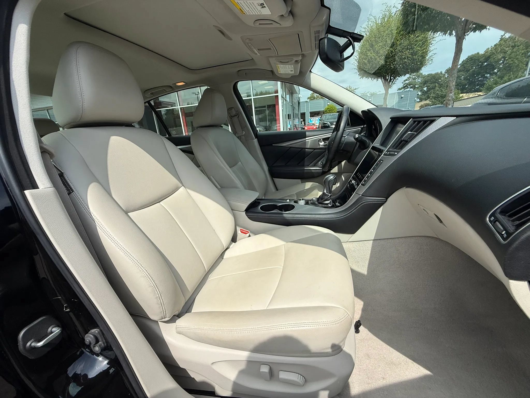 Used 2015 INFINITI Q50 Premium w/ All Weather Package AWD/4WD image 16