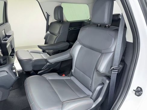 Used 2025 Ford Expedition Active AWD/4WD image 26