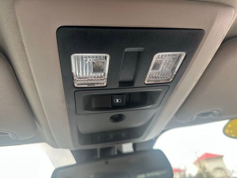 Used 2018 RAM 1500 Laramie image 31