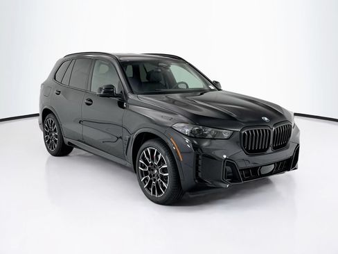 New 2026 BMW X5 xDrive40i w/ M Sport Package AWD/4WD image 3