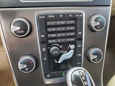 Used 2015 Volvo V60 T5 Premier image 20