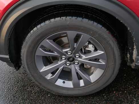 Used 2021 Ford Explorer XLT w/ Equipment Group 202A image 15