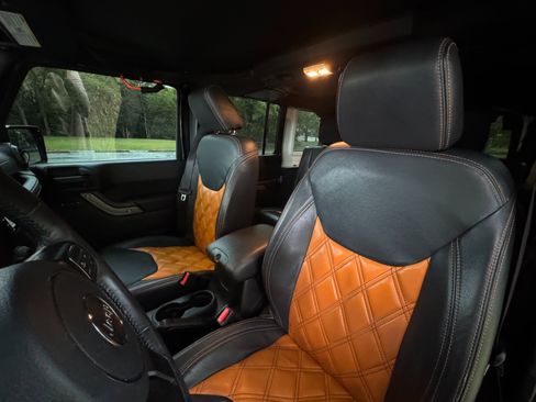 Used 2018 Jeep Wrangler Unlimited Sport S image 11