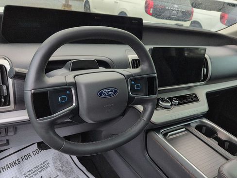 Certified 2025 Ford Expedition Active AWD/4WD image 13