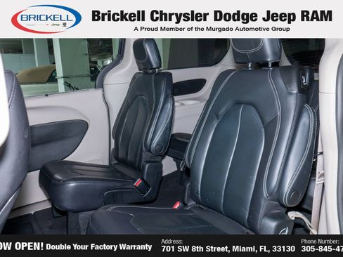 Used 2022 Chrysler Pacifica Touring-L FWD image 16