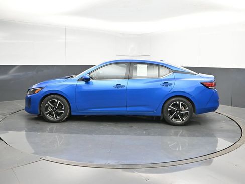 Used 2025 Nissan Sentra SV FWD image 2
