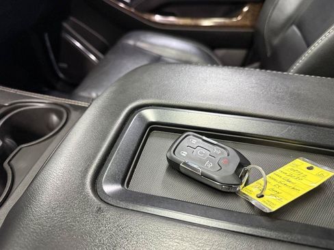 Used 2020 Chevrolet Suburban LT AWD/4WD image 25
