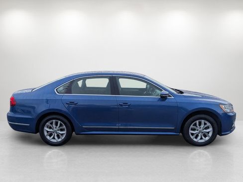 Used 2017 Volkswagen Passat 1.8T S image 4