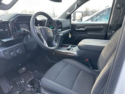 Used 2025 Chevrolet Silverado 2500 LT w/ Convenience Package image 5