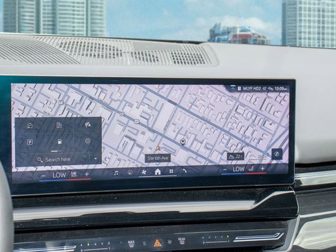 Used 2024 BMW 530i image 34