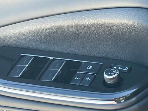 Used 2024 Toyota Crown Limited image 9