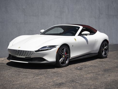 Used 2026 Ferrari Roma Spider RWD image 11