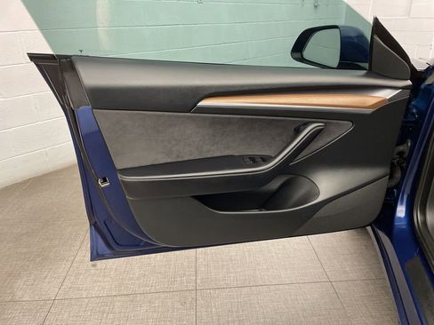 Used 2023 Tesla Model 3 Standard Range image 18