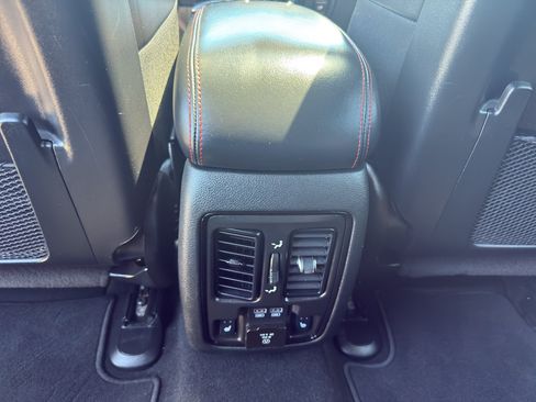 Used 2024 Dodge Durango GT AWD/4WD image 33