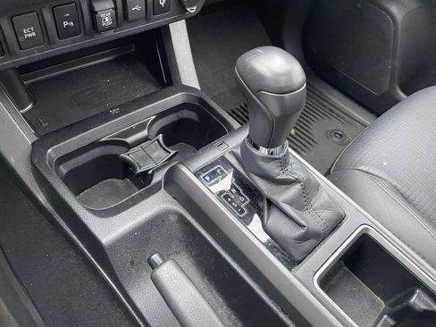 Used 2022 Toyota Tacoma TRD Sport image 41