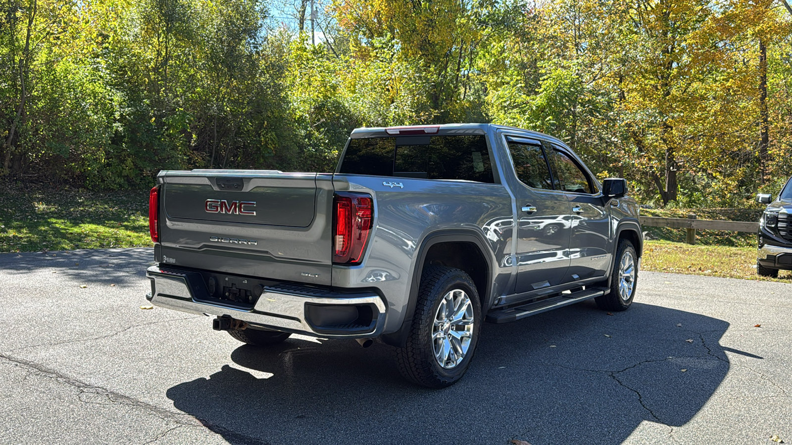 Used 2021 GMC Sierra 1500 SLT w/ SLT Premium Package AWD/4WD image 6