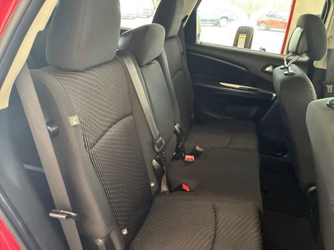 Used 2018 Dodge Journey SE FWD image 21