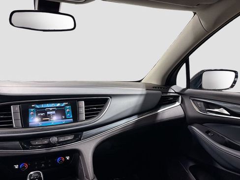 Used 2019 Buick Enclave Essence FWD image 25