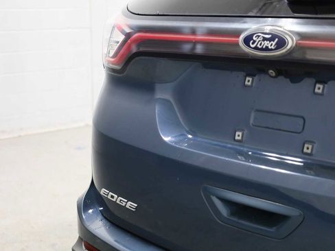 Used 2016 Ford Edge Titanium w/ Equipment Group 301A image 8
