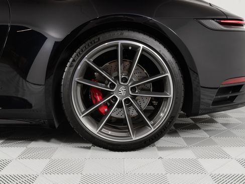 Used 2024 Porsche 911 Targa 4S w/ Premium Package image 35