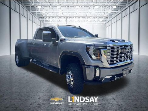Used 2024 GMC Sierra 3500 Denali w/ Denali Reserve Package AWD/4WD image 2