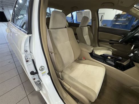 Used 2009 Honda Accord LX-P image 16