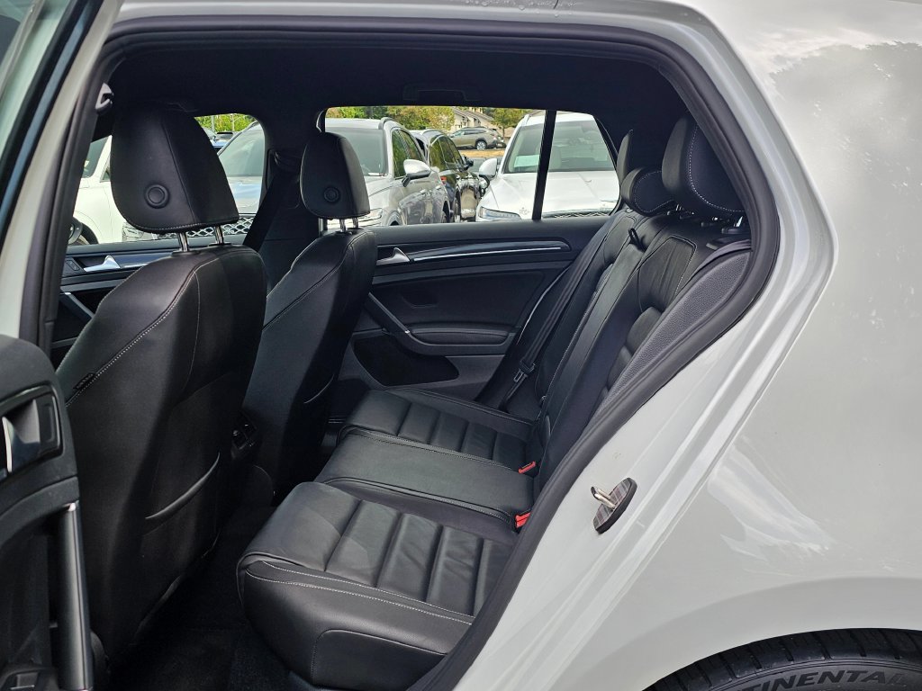 Used 2017 Volkswagen Golf R 4-Door AWD/4WD image 25