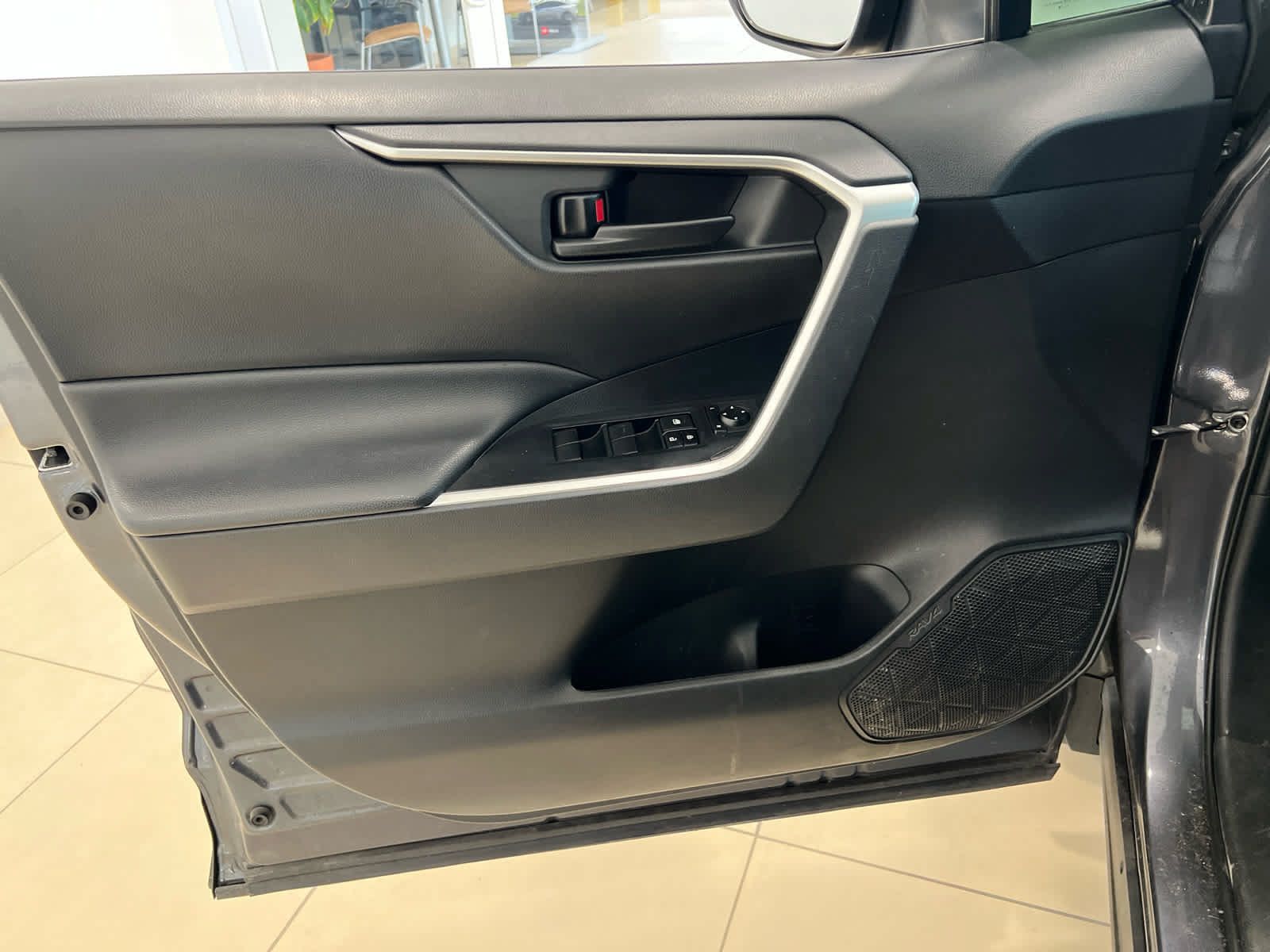 Used 2019 Toyota RAV4 LE w/ All Weather Liner Package AWD/4WD image 9