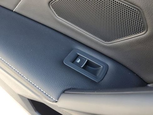 Used 2024 Volkswagen Tiguan SE R-Line image 14