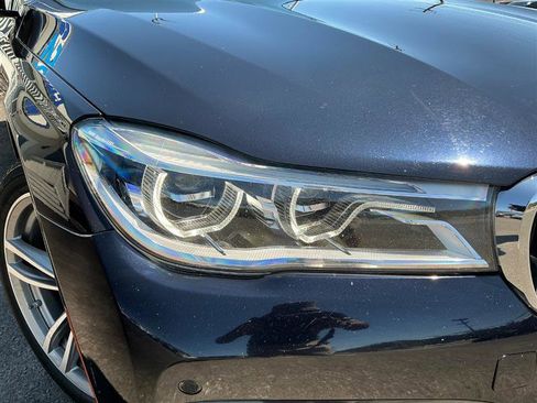 Used 2019 BMW 750i xDrive w/ M Sport Package image 10