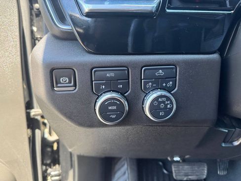Used 2025 GMC Sierra 1500 Elevation w/ Preferred Package AWD/4WD image 15