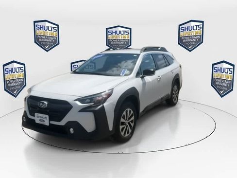 Used 2025 Subaru Outback Premium AWD/4WD image 4