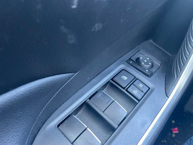 Used 2025 Toyota RAV4 XLE AWD/4WD image 25