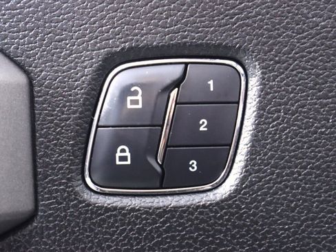 Used 2018 Ford F150 Platinum w/ Technology Package AWD/4WD image 36
