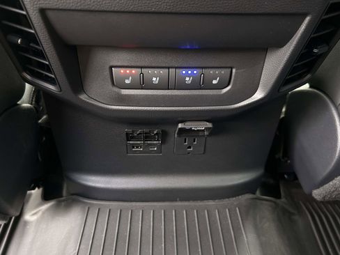 Used 2024 Toyota Tundra Platinum image 15