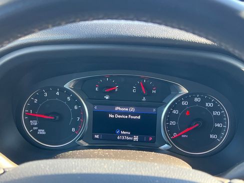 Used 2023 GMC Acadia SLT image 32