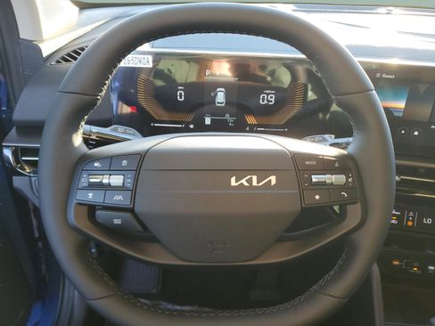 New 2026 Kia Sportage EX FWD image 17