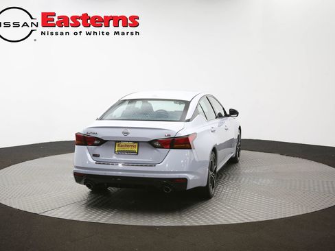 Used 2023 Nissan Altima 2.5 SR w/ SR Premium Package image 39