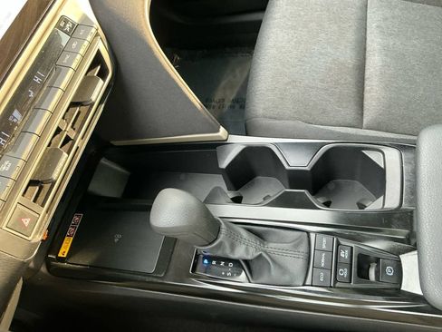 Used 2025 Toyota Camry LE FWD image 28