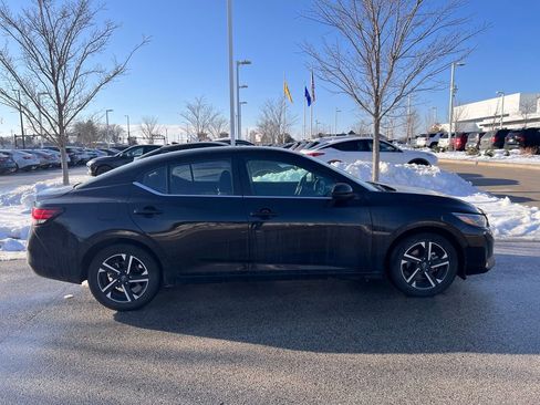 Used 2024 Nissan Sentra SV image 3