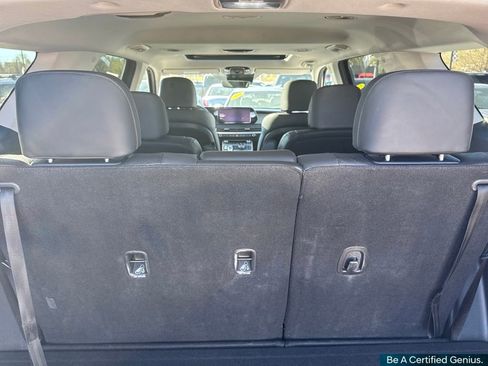 Used 2024 Hyundai Palisade SEL w/ Premium Package image 17