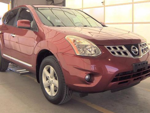 Used 2013 Nissan Rogue S w/ Special Edition Pkg AWD/4WD image 4