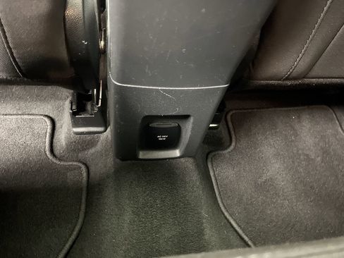 Used 2021 Ford EcoSport SE w/ SE Convenience Package image 12