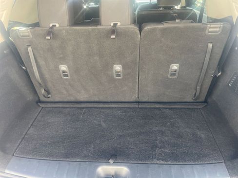 Used 2025 Nissan Pathfinder SV image 31