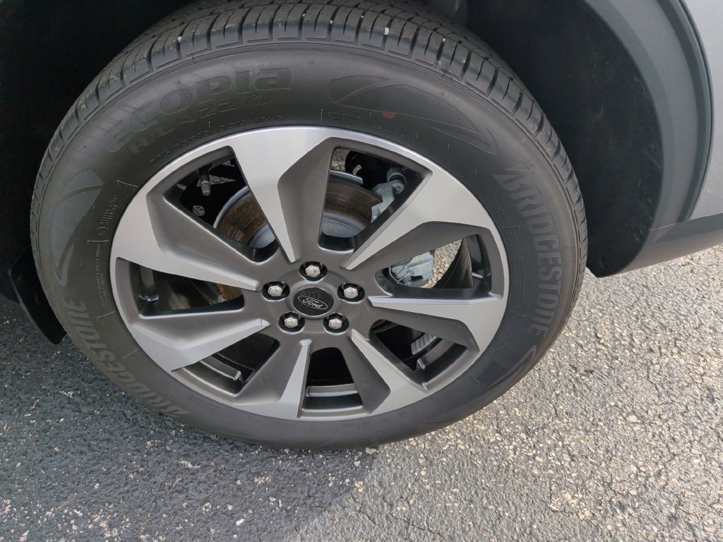Certified 2023 Ford Escape Platinum AWD/4WD image 32