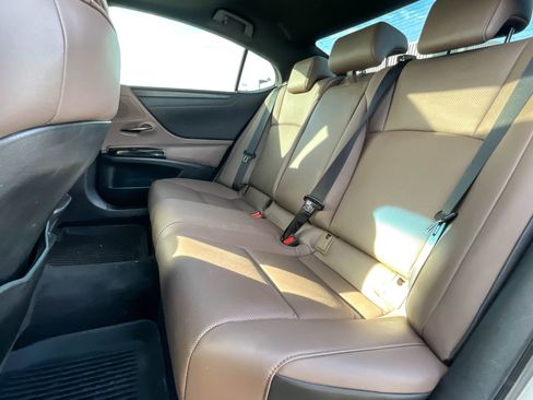 Used 2023 Lexus ES 350 w/ Premium Package image 18