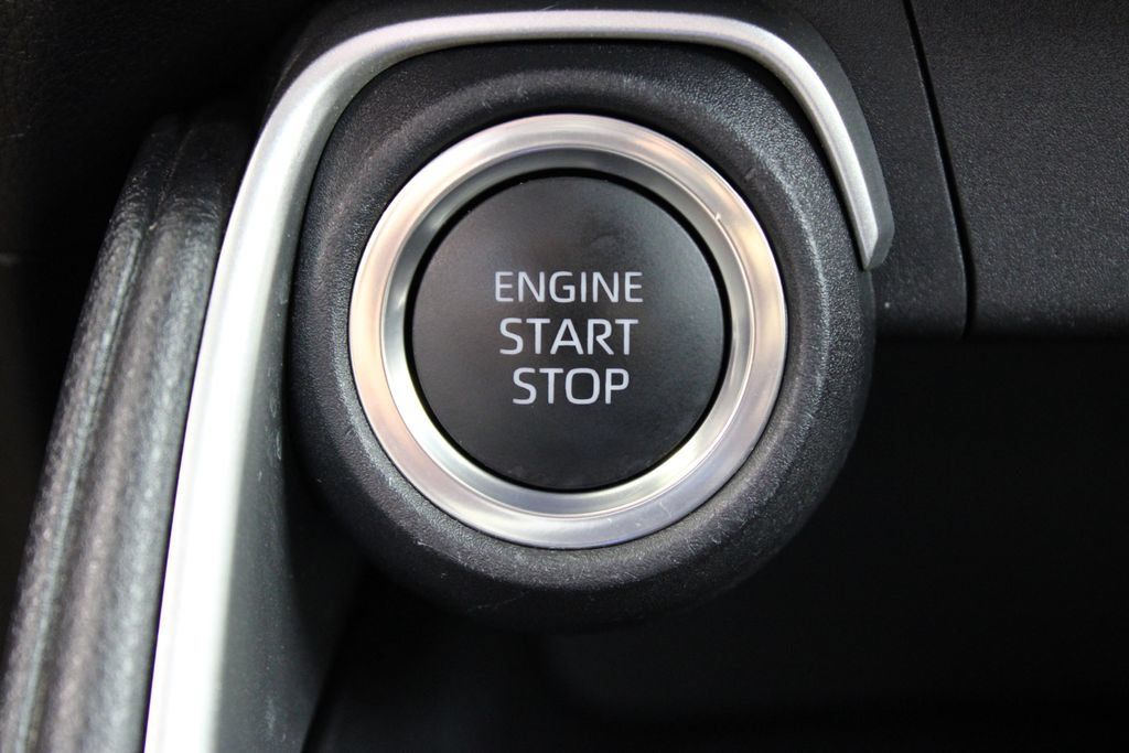 Used 2025 Toyota Grand Highlander AWD image 12