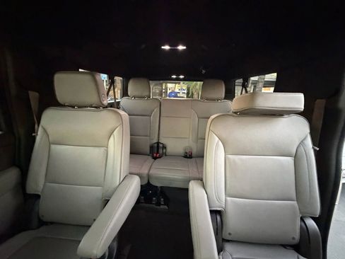 Used 2023 GMC Yukon XL SLT image 33