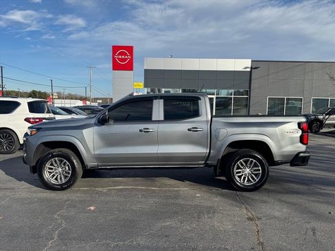 Used 2025 Chevrolet Colorado LT w/ LT Convenience Package image 6