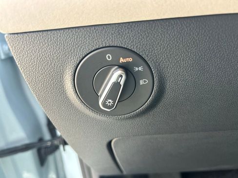 New 2026 Volkswagen Taos SE image 47